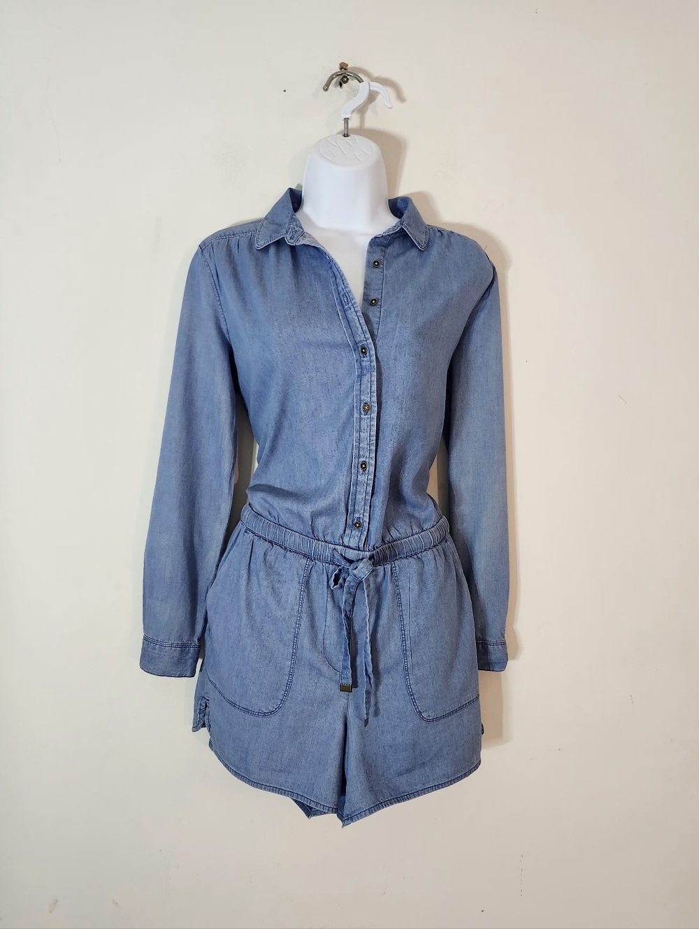 Ann Taylor LOFT Long-sleeve Button Down Chambray Denim Romper Size: SP